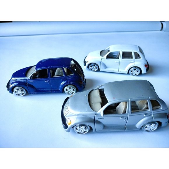 Chrysler PT Cruiser 2000 5" Diecast Scale 1/34 Models Bundle of 3 Cars - Picture 2 of 12